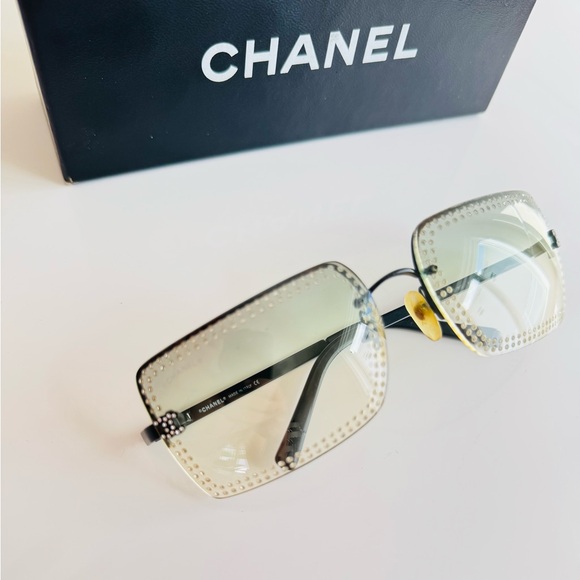 RARE🩵 Y2K Chanel rimless Light blue Swarovski sunglasses - Picture 2 of 13
